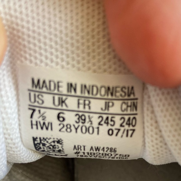 Adidas Walking Athletic Shoes with Cloudfoam Memory Cushion - Picture 8 of 10